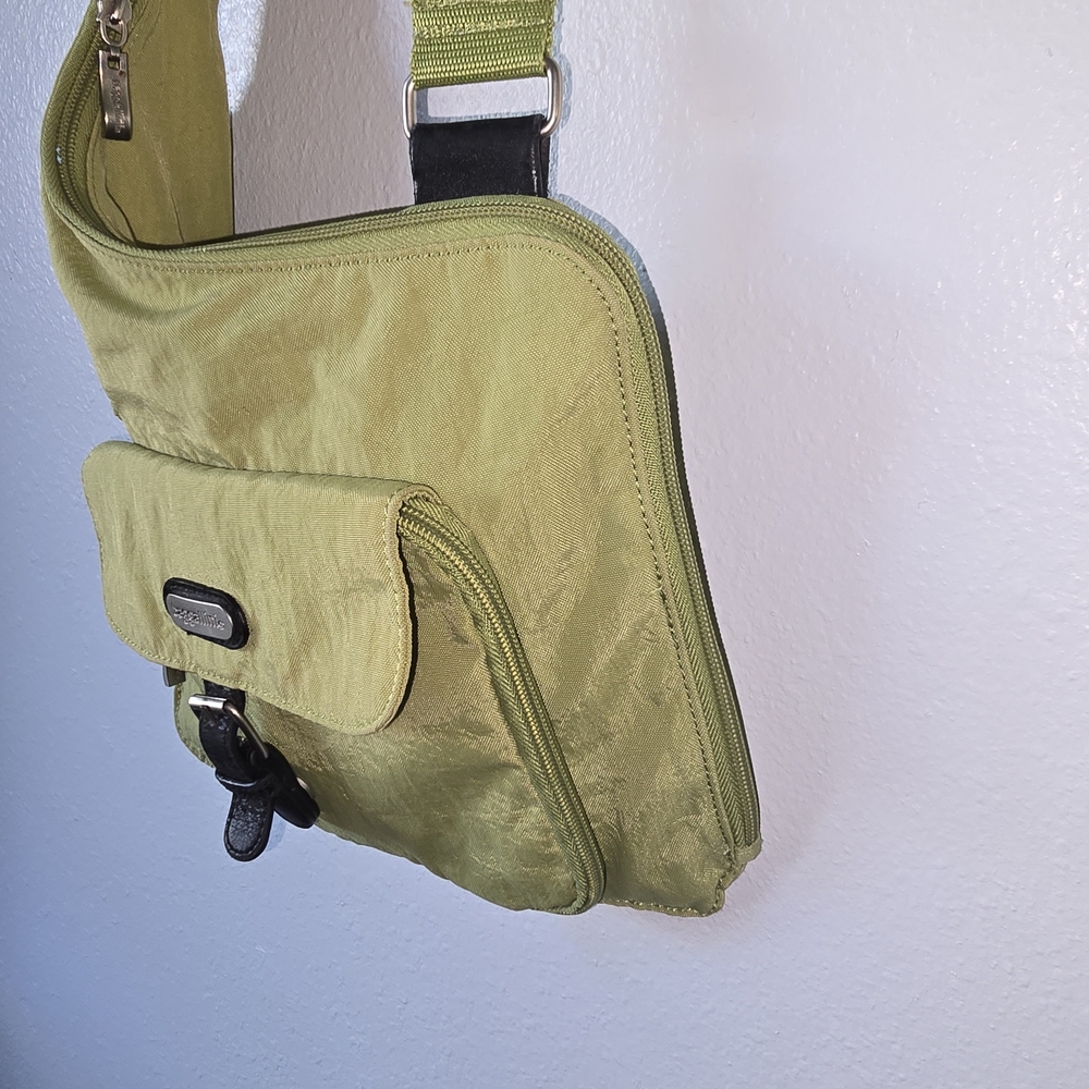 Sleek Olive Green Messenger Bag